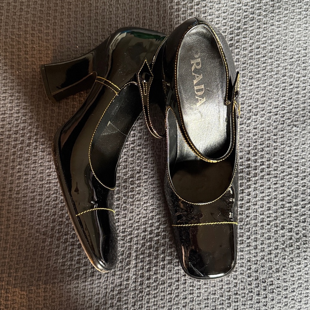 Prada Mary Jane Heels - Vintage size 38 1/2